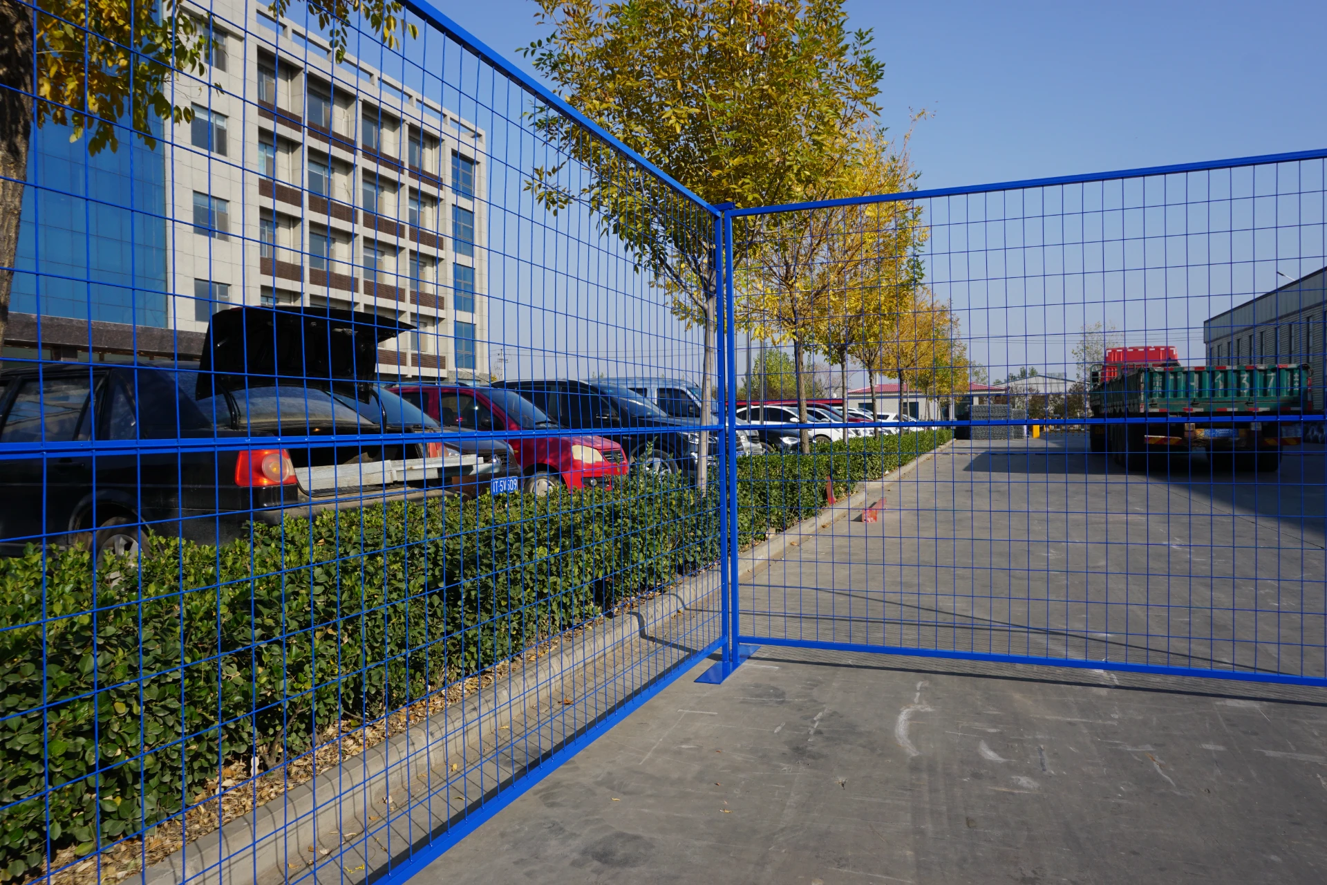 Elevate Your Landscaping with Wire Baskets for Rock Walls
